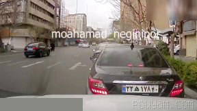 Tahran Ferdowsi Meydanı’nda diplomatik polisin karargâhına ağır bombardıman anı: