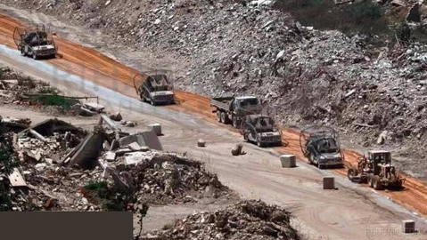 The Israeli army is building roads and changing existing routes in the city of Odeise, located in southern Lebanon.