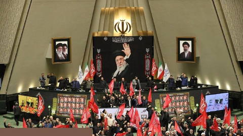 Iran’s parliament has restarted; the first bills concern Hormuz and Lebanon