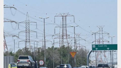 Kuwait’s Ministry of Electricity, Water and Renewable Energy said that following an attack by the Islamic Republic, a fire broke out at a power plant and desalination facilities…