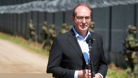 Alexander Dobrindt, Germany’s interior minister, doubles the federal police’s anti-drone force from 150 to 300 officers