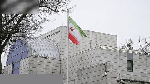 🚫 Iran bars 2 French Embassy employees from returning to country after