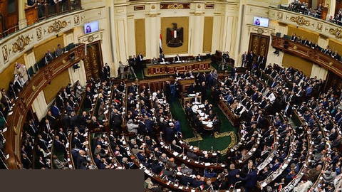 Mısır parlamentosu, Suudi Arabistan’a talep edilmesi halinde savunma yardımı yetkilendirilmesini görüşecek