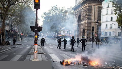 Germany issues travel alert for France following violent protests,