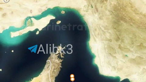 Dün gece, Birleşik Arap Emirlikleri’ne ait “ELLIE” adlı bir petrol tankeri Hürmüz Boğazı’ndan geçmeye çalıştı ve Amerika Birleşik Devletleri’nin desteklediği güney güzergâhını kullanmaya yöneldi …
