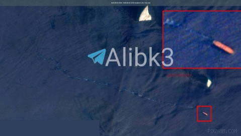 Satellite images show an Aframax oil tanker leaving an oil slick about 10 kilometers long in the southern shipping route, supported by the United States in the Strait of Hormuz