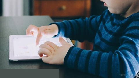 Students who begin using social media platforms at an earlier age tend