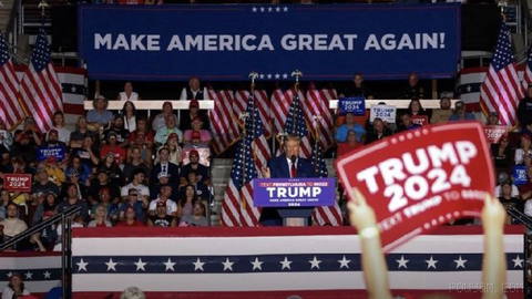 According to a Reuters/ Ipsos poll, Donald Trump has seen a drop in popularity to his lowest level during his current presidency