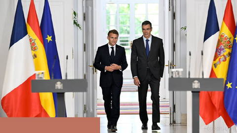 French President Emmanuel Macron and Spanish Prime Minister Pedro
