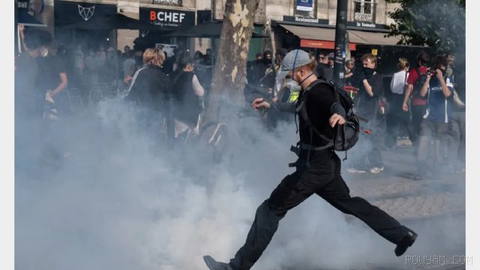 Fransa’daki lise öğrencileri Salı günü protestolarını üçüncü haftaya taşıyor