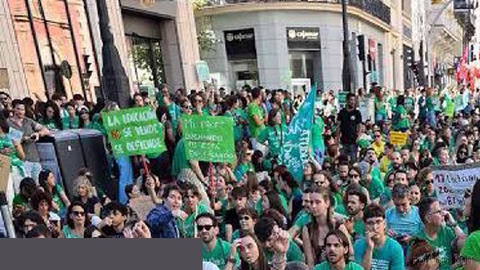 Thousands rally outside Madrid Education Department on second strike day