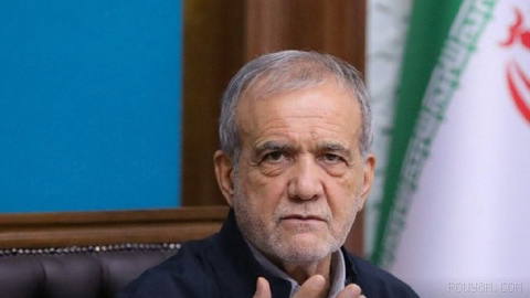 مسعود پزشکیان، رییس دولت جمهوری اسلامی، یکشنبه سوم آبان در جلسه شورای
