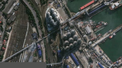 Satellite images show that, following yesterday’s attacks by Ukraine, damage has been inflicted on grain storage and shipping facilities in Novorossiysk…