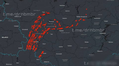 🚨❌ Hundreds of Ukrainian drones are flying over western Russia and Crimea.