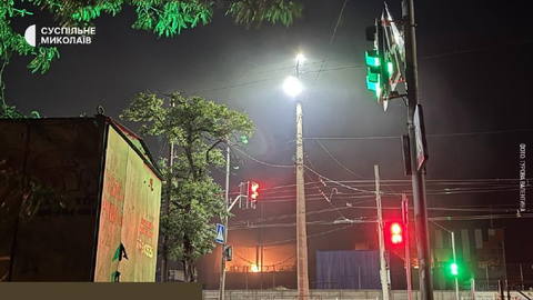 Russian drones attacked the “Epicenter” shopping center in the city of Mykolaiv in Ukraine this evening.