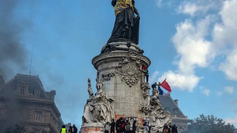 Possible postponement of Paris Saint-Germain vs Lyon 📣, citing Fabrice Hawkins, due to a new round of protests in France that will begin from Saturday…