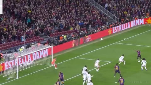'2+45 dakika daha var: iyi bir gol pozisyonunda topu dışarı attı. Anı izleyin 🔈 İlk yarının sonu: Barcelona 0 - Real Madrid 1 🔗 Anten’de maçı izleme bağlantısı 🆔