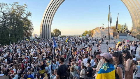 ⚡راهپیمایی برای بازگرداندن فدروف در کی‌یف برگزار شد؛ با ورود اعتراض‌ها به دومین ماه