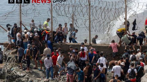 🔻Donald Trump, the President of the United States, compares the entry of tens of thousands of migrants to Spain and warns that a Democratic return to power will repeat the situation in the U.S.