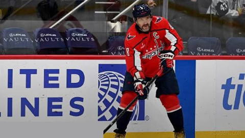 Russia’s Fan’s Dream organization auctioned off a signed hockey stick
