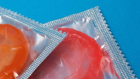 French health officials warn about the distribution of tens of thousands of non-standard condoms in