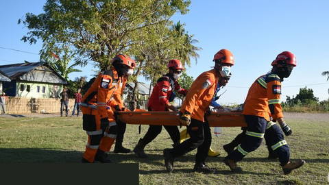 Indonesia earthquake death toll rises to 111 after magnitude 7.7 quake