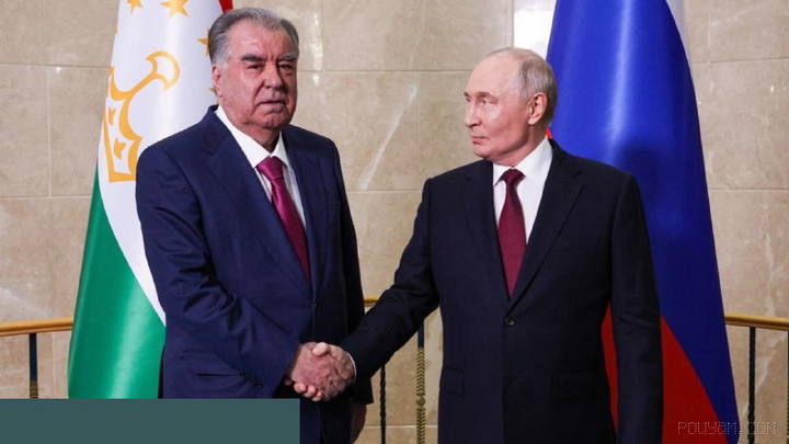 Tajik President Emomali Rahmon and Russian leader Vladimir Putin