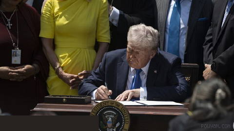 🚫 US President Donald Trump signs proclamations banning some Canadian