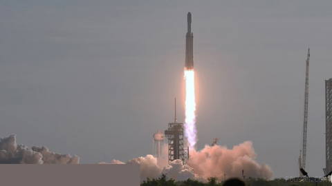 China urges US to halt military buildup in outer space after Washington