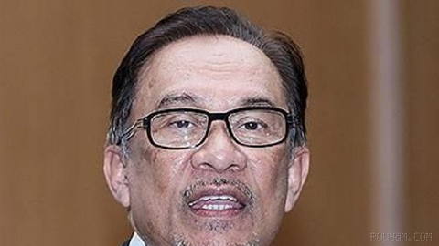 Anwar Ibrahim, the prime minister of Malaysia, on Wednesday, 25 Shahrivar, said in response to the interception of a drone near Mecca that any attempt to threaten the security and sanctity of the holiest city for Muslims is “completely unacceptable.”