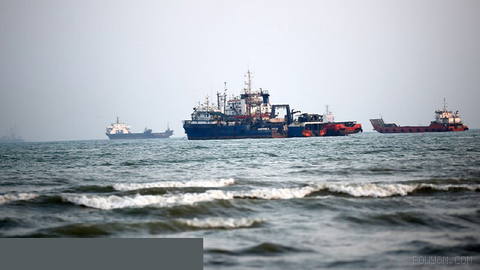 🌍 Global trade faces worst disruption in 80 years as Strait of Hormuz