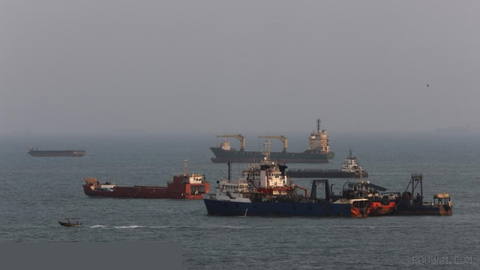Nearly 200 commercial vessels passed through the Bab al-Mandab Strait