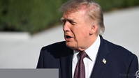 🛢 US President Donald Trump says Russia agrees to supply over 300,000