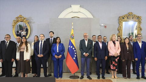 📍Representatives from the Venezuelan government and the 2015-elected