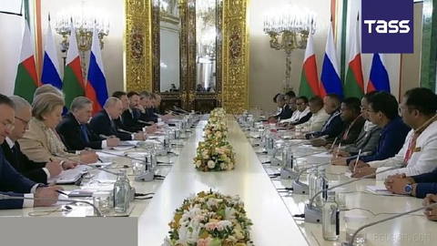 Vladimir Putin has held talks with Madagascar’s transitional President Michael Randrianirina.