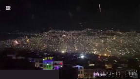 جشن شب گذشته مردم در کلمبیا بعد از روی کار آمدن دولت راستگرا و شکست چپ‌های عمله و بازوی کارتل‌های مواد مخدر.